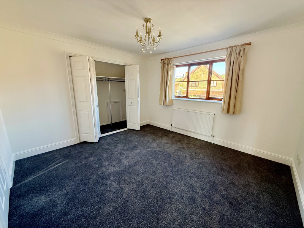 Lot: 141 - DETACHED FOUR-BEDROOM HOUSE - Bedroom one
